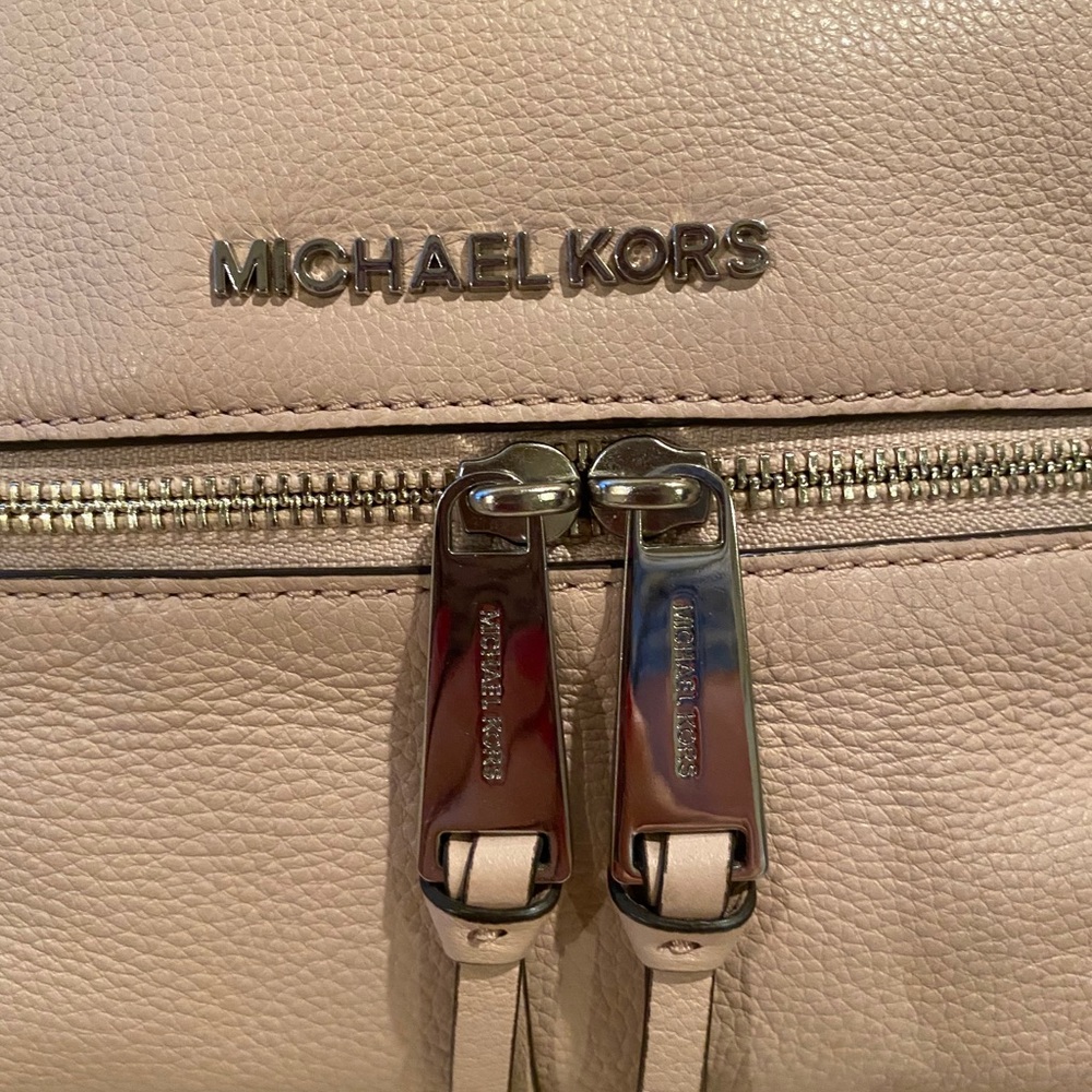 Michael Kors backpack - Picture 3 of 16